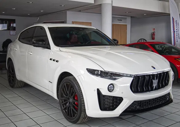 śląskie Maserati Levante cena 399900 przebieg: 23976, rok produkcji 2021 z Chełmek